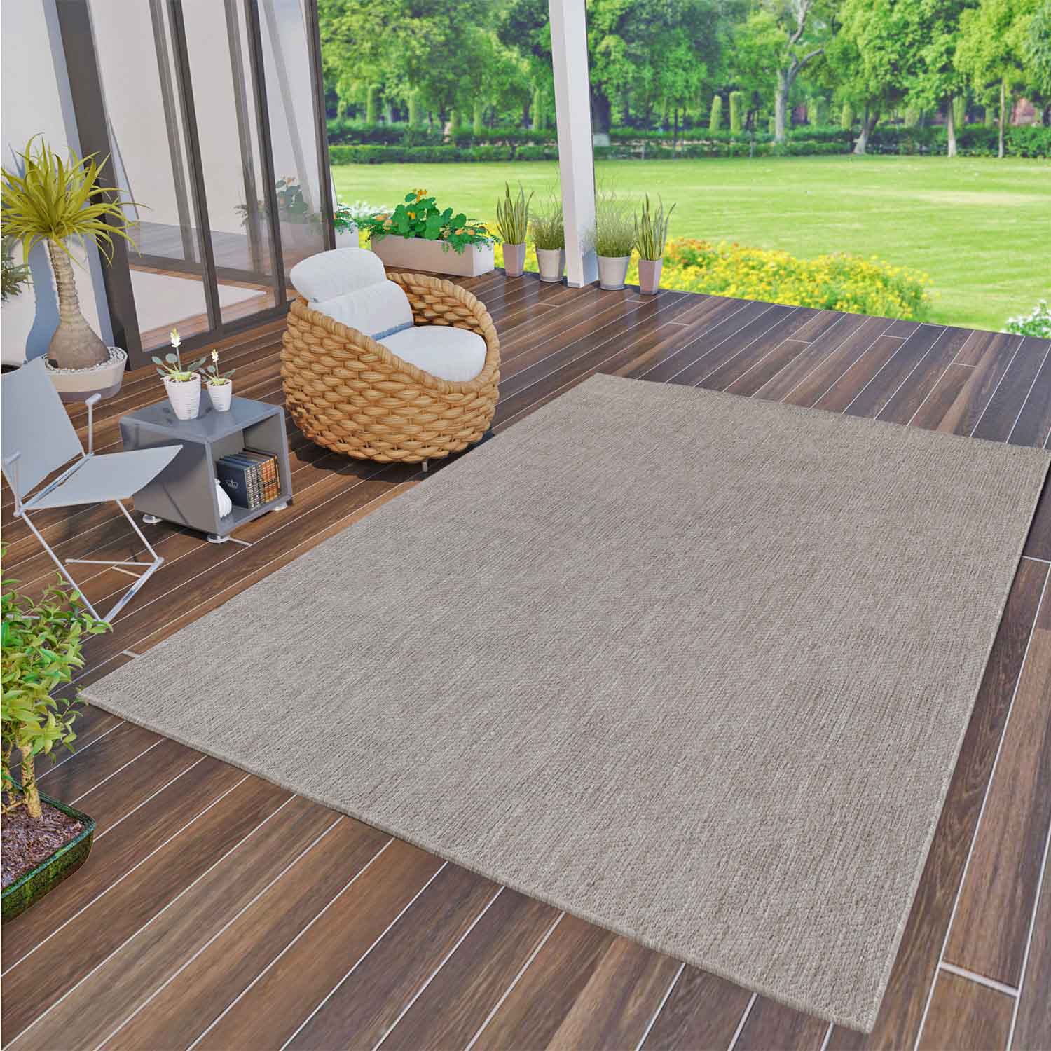 Indoor and outdoor flatweave rugs for patios, natural look in grey & beige
