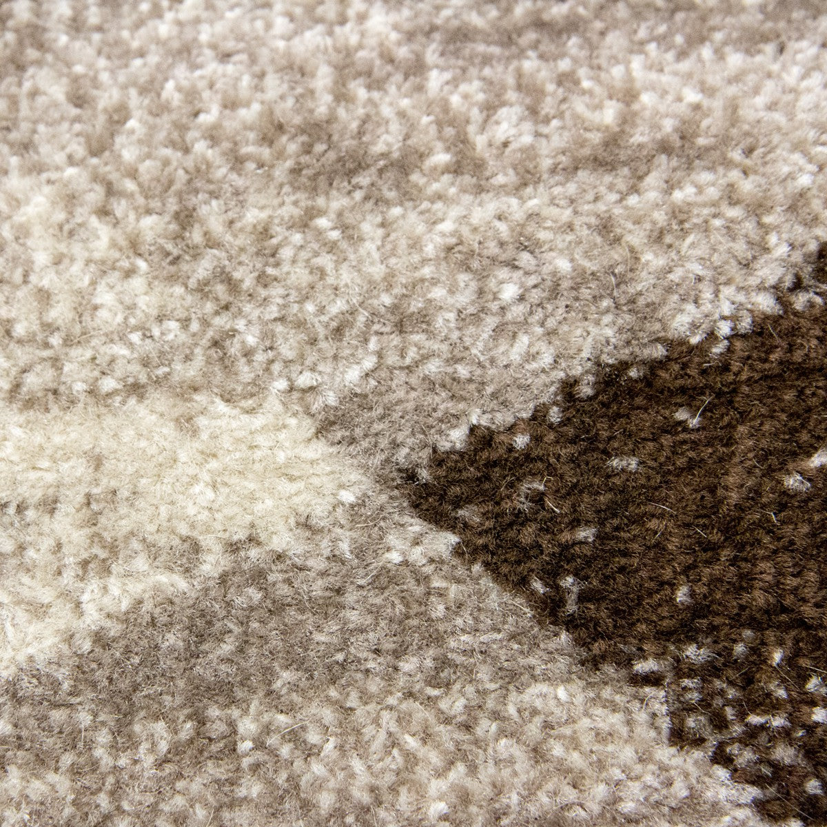 Modern rug with geometric pattern, mottled in brown and beige-3