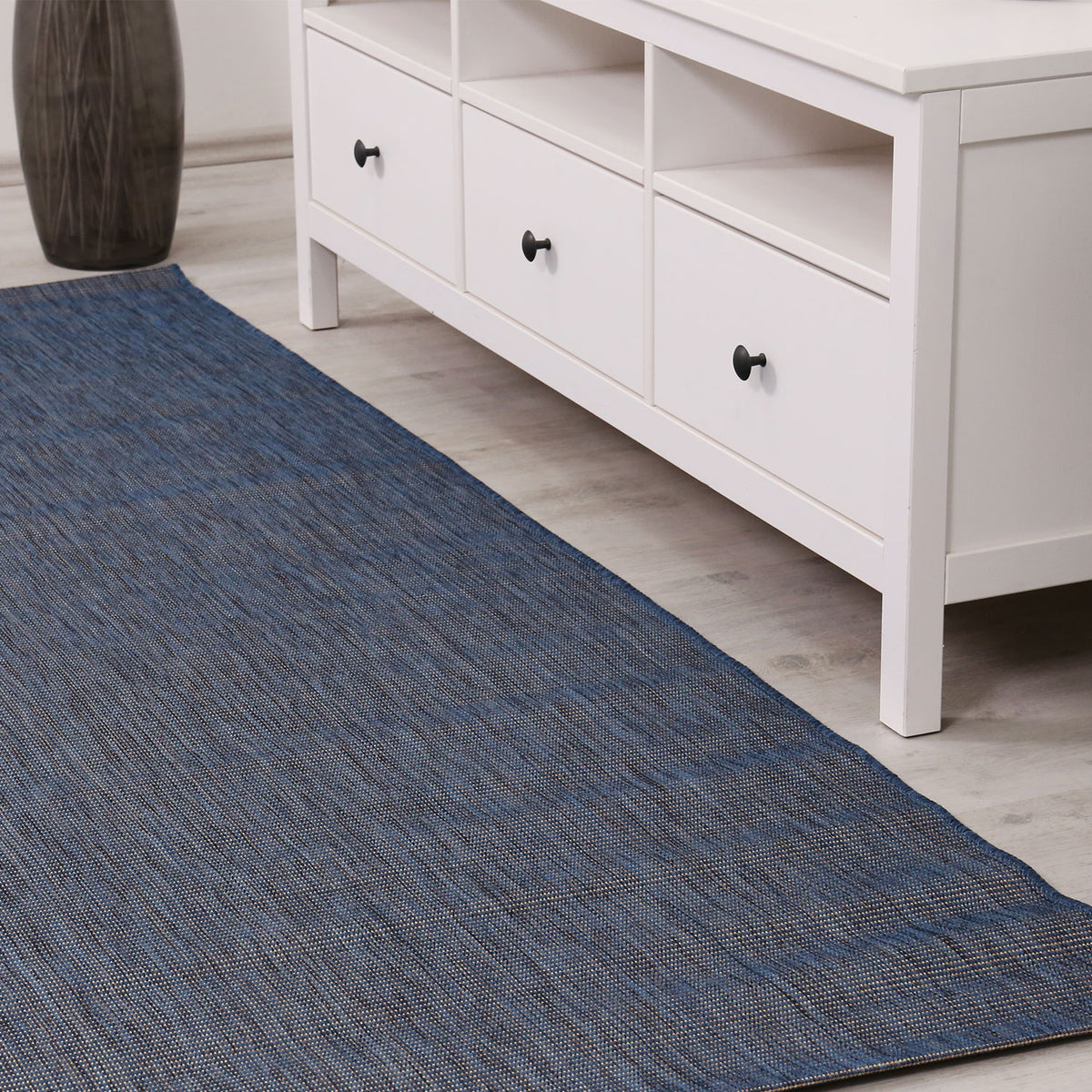 Durable indoor and outdoor flatweave rug, 100% polypropylene
