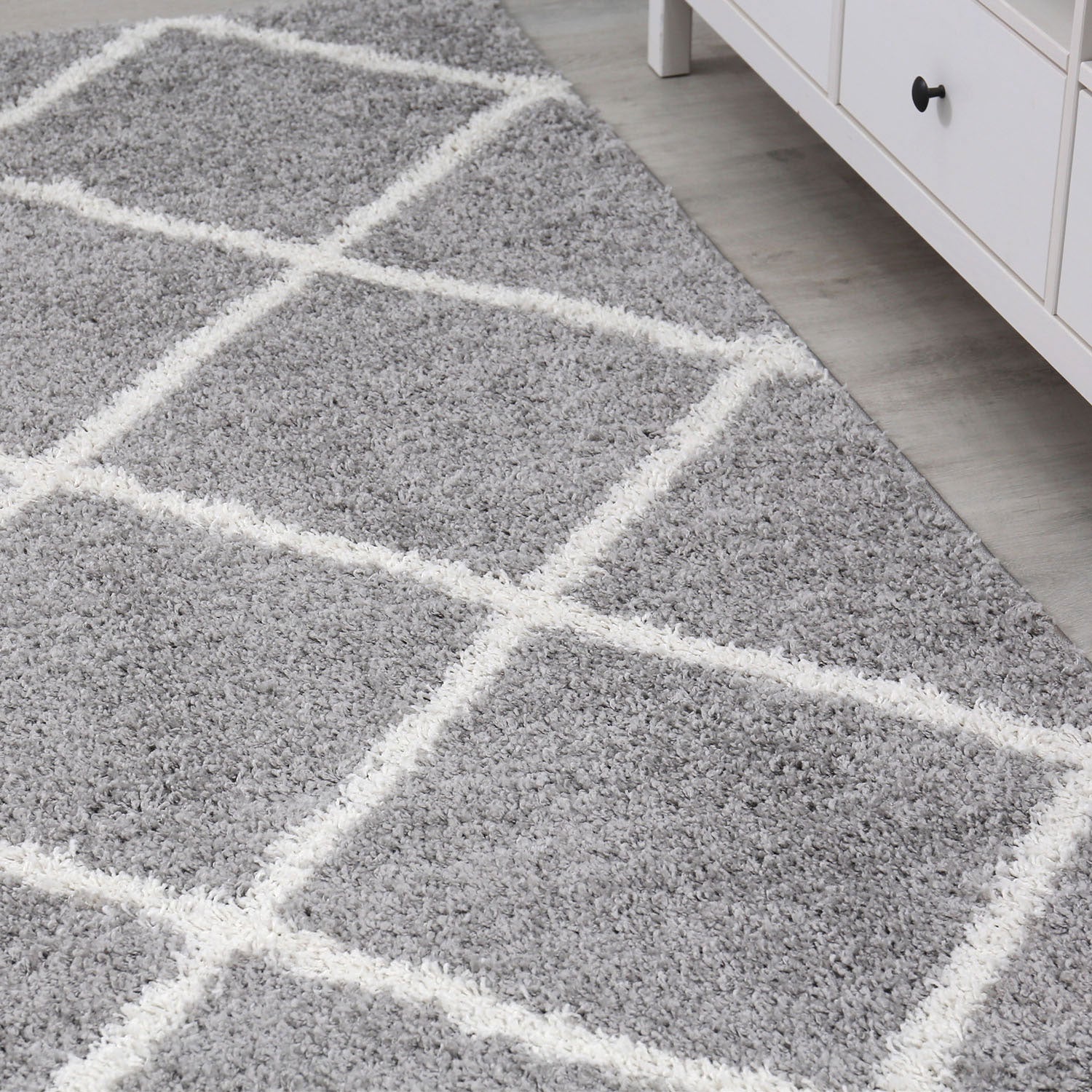 High-pile rug, living room, shaggy, Scandinavian design, diamond pattern, grey and cream, robust, soft, durable