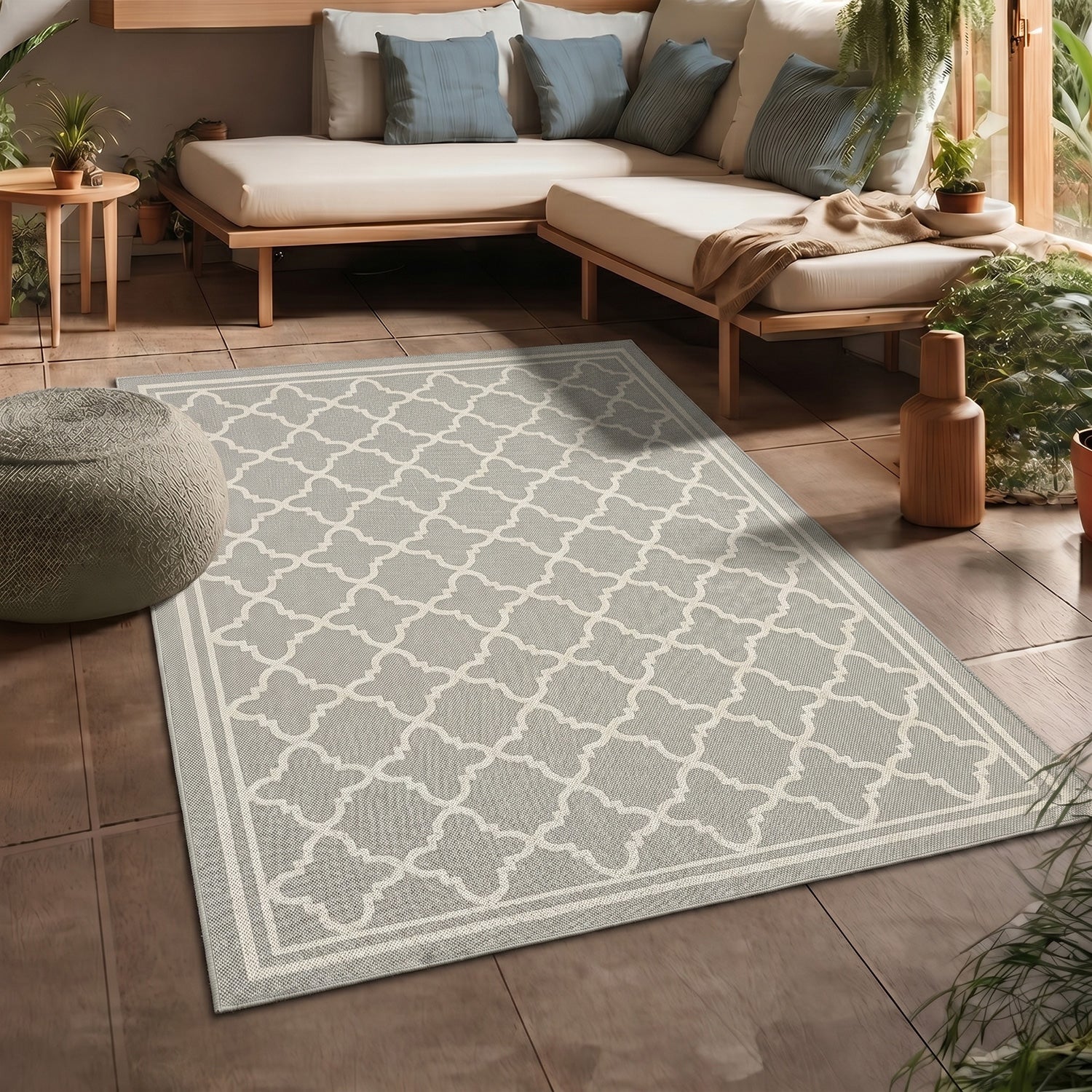 Indoor and outdoor flatweave carpet for patios, balconies, and conservatories; durable, with a Moroccan-inspired design-zoom-1