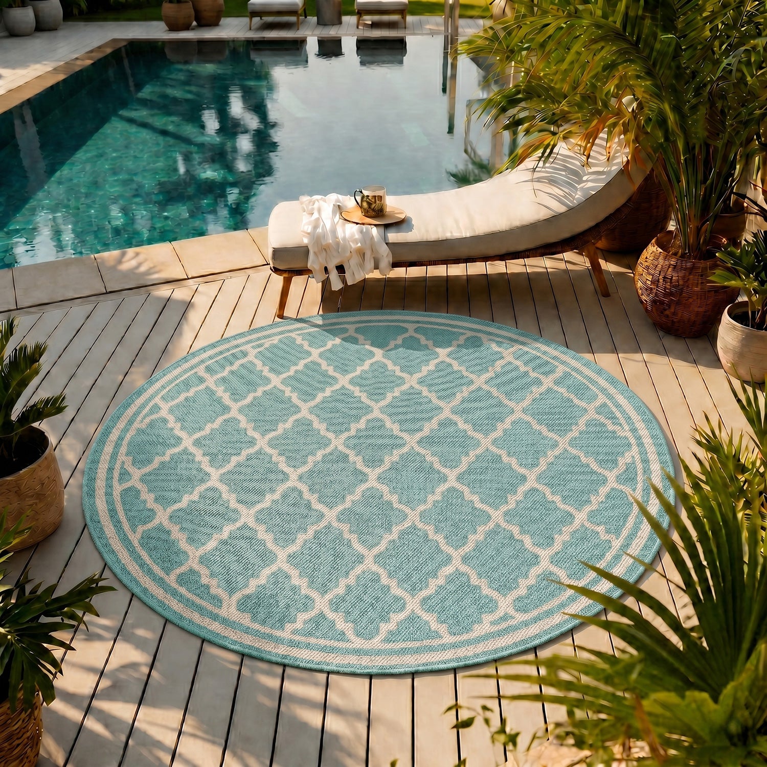 Indoor and outdoor flatweave carpet for patios, balconies, and conservatories; durable, with a Moroccan-inspired design-6