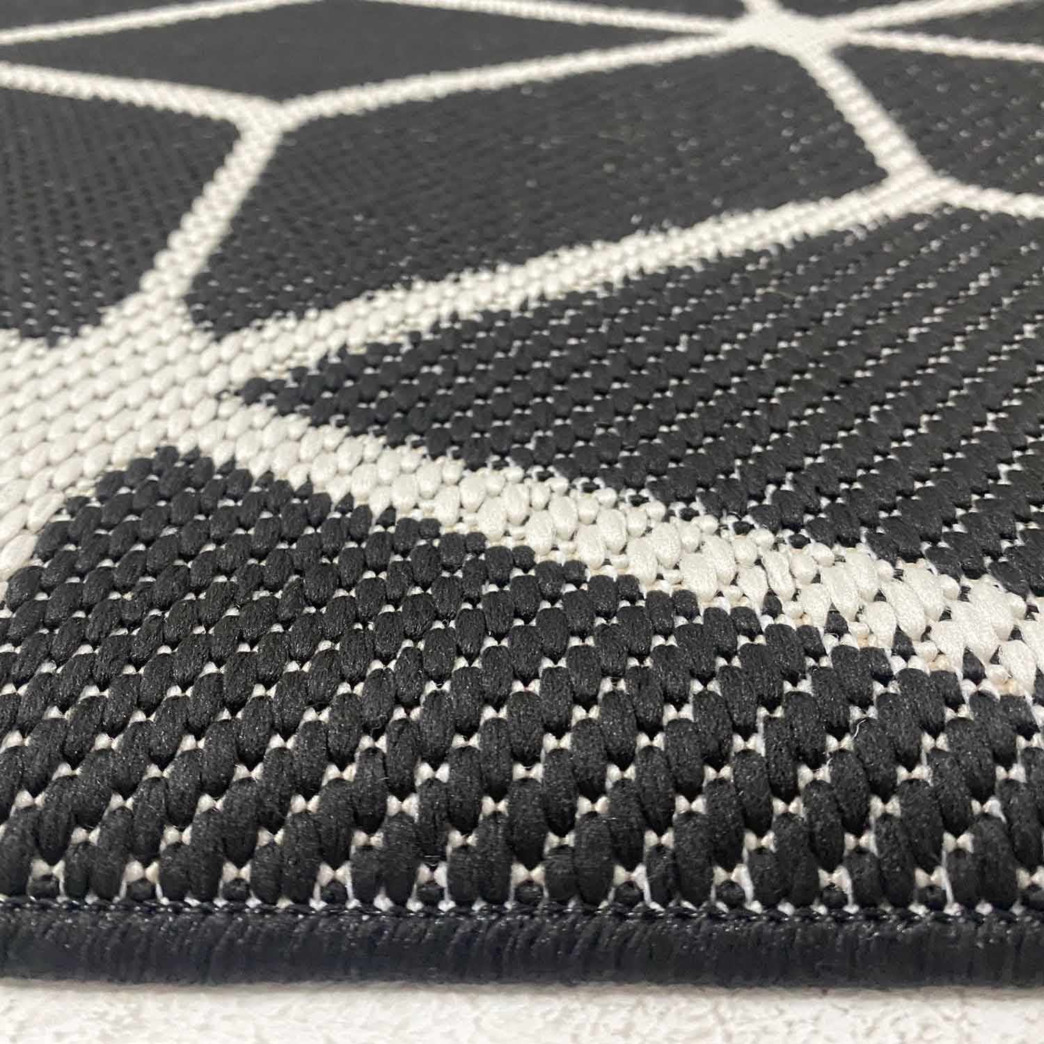 Carpet with diamond pattern, suitable for indoor and outdoor use, robust flat weave, 100% polypropylene, black-4