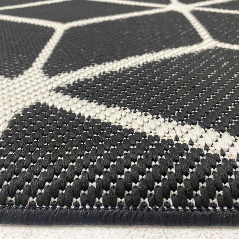 Carpet with diamond pattern, suitable for indoor and outdoor use, robust flat weave, 100% polypropylene, black-zoom-
